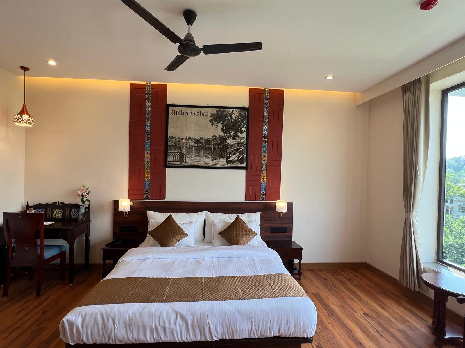 Deluxe Room bathroom