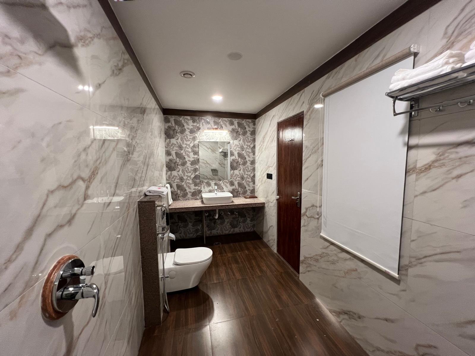 Deluxe Room seating area