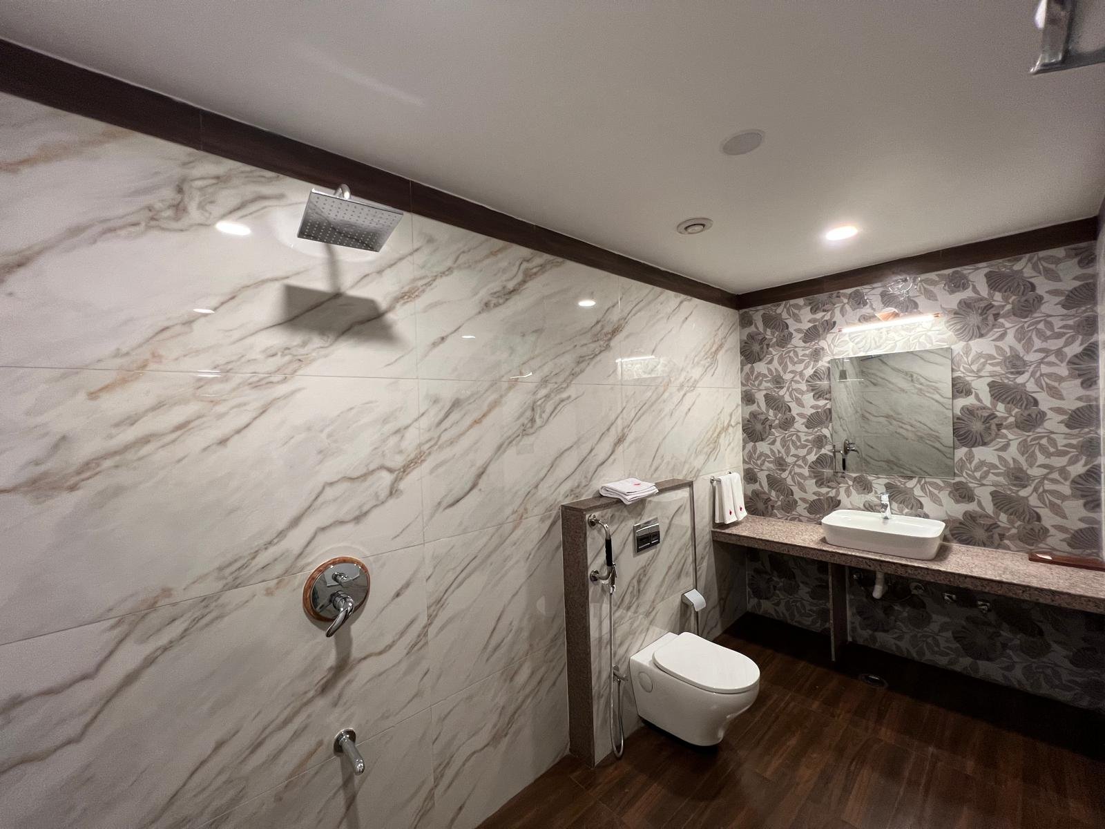 Premium Room bathroom